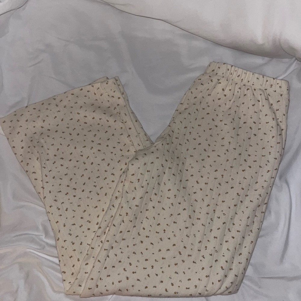 Cream Casual Pants with Flower Pattern